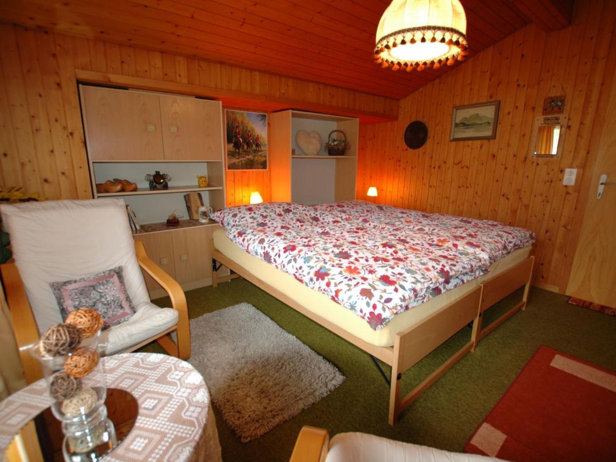Pristine Home In A Charming Village Large Grassy Sunbathing Area View Of The M Nch And Jungfrau 빌더스빌 외부 사진